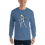 El Senderista (Hiker) Skeleton Men's Long Sleeve T-Shirt