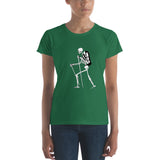 El Senderista (Hiker) Skeleton Women's t-shirt