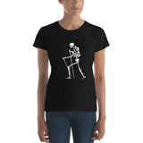 El Senderista (Hiker) Skeleton Women's t-shirt